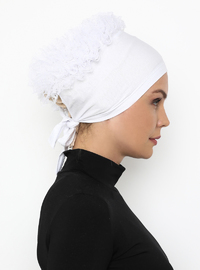 Fırfırlı Bağlı Bone Beyaz
