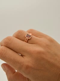 Yakut Taşlı Baget Yüzük Rose