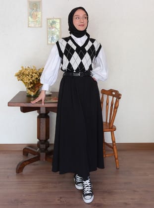 Siyah Tek Düğmeli Etek - Siyah - Ceylan Otantik