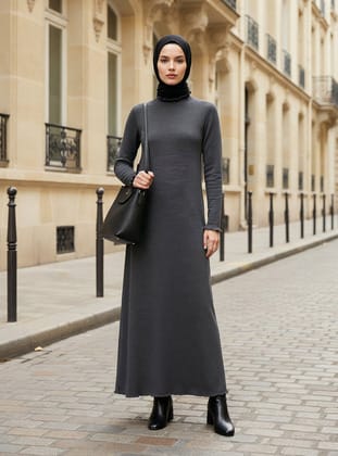 Fırfır Detaylı Balıkçı Yaka Triko Tesettür Elbise - Antrasit - Refka