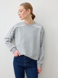 Dantel Şerit Detaylı Sweatshirt - Gri melanj - Refka