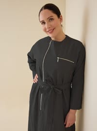 Fermuar Pat Detaylı Kuşaklı Büyük Beden Elbise Siyah Alia Exclusive