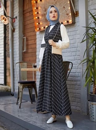92441- Pamuklu Kaşe Tesettür Elbise Si̇yah D-7