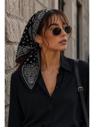Paisley Desen Siyah-Gümüş Soft Bandana Fular 50x50 cm