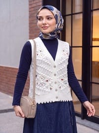Ponponlu Çiçek Nakışlı Ajurlu Triko Yelek Ekru