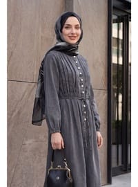 Kolu Lastikli Beli Bağcıklı Yarım Düğmeli Kot Elbise Füme